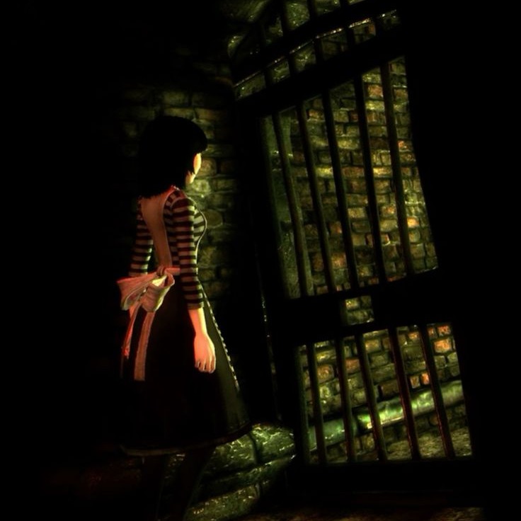 Alice: Madness Returns avec la statue d'Alice qui pleure.